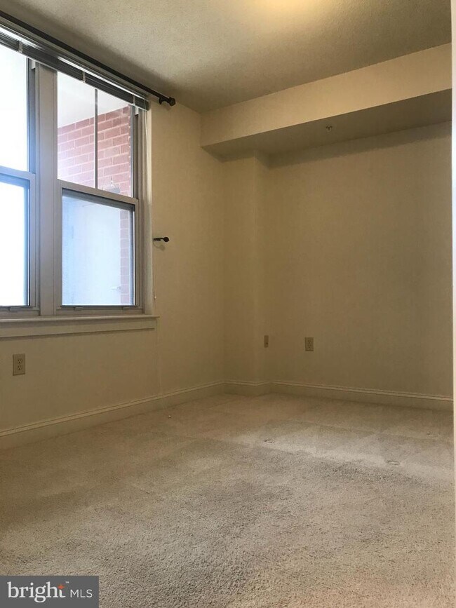 Building Photo - 11760 Sunrise Valley Dr