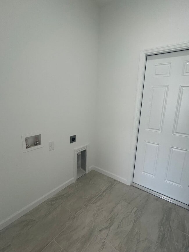 Building Photo - BRAND NEW CONSTRUCTION- 4 Bedroom 2 Bath-2 Car Garage-Serene Lake Placid Location