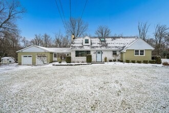 Building Photo - 68 Valley Rd