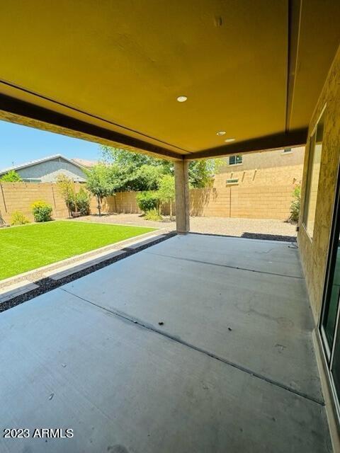 Building Photo - 9528 W Weeping Willow Rd