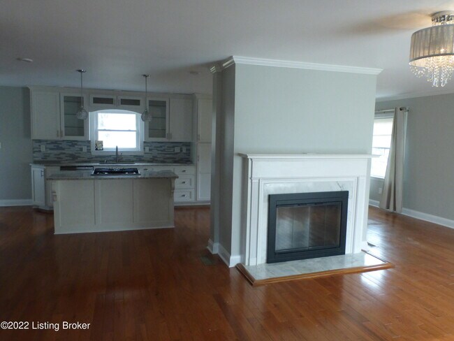 Building Photo - 701 Rudy Ln