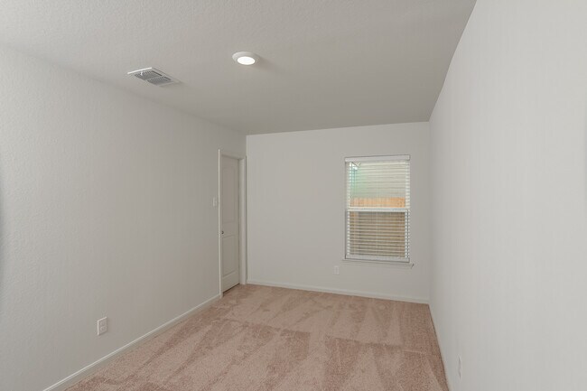 Building Photo - 11923 Lake Park