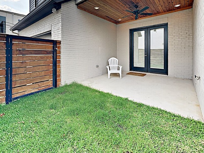 Building Photo - 326 Wimberly St