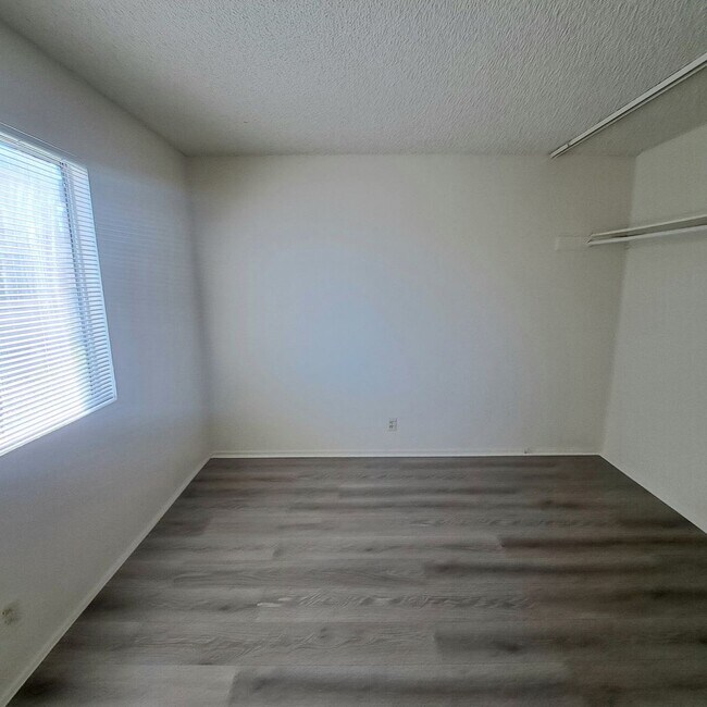 Building Photo - 156 Judy Ln