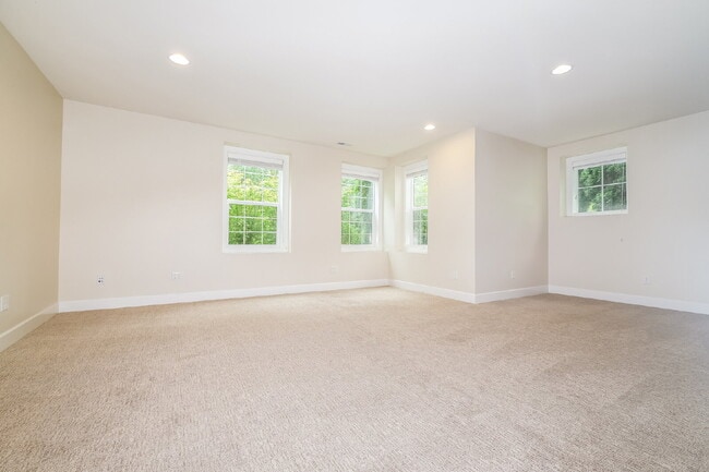 Building Photo - Beautiful Issaquah Highlands Home on Corner Lot with Greenbelt Views, Covered Porch and AC- AVAIL...