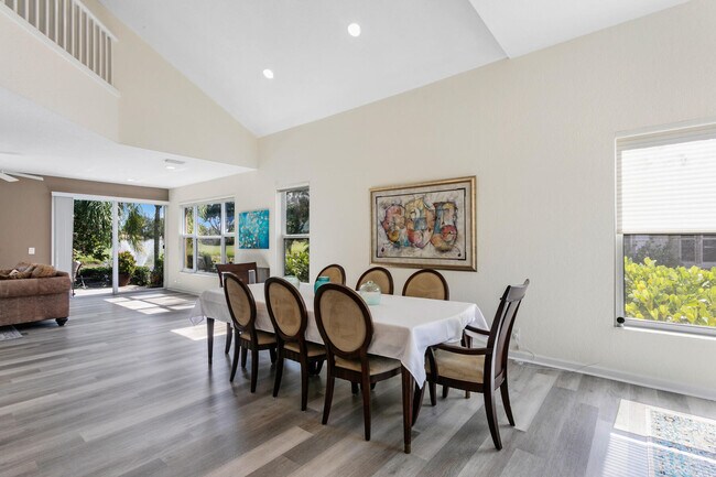 Building Photo - 8232 Heritage Club Dr