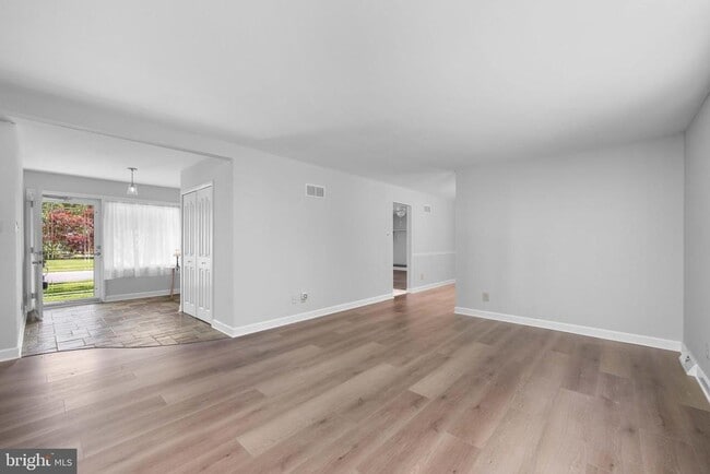 Building Photo - 3335 S Rockfield Dr