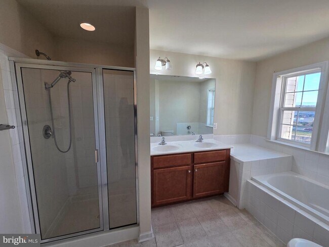 Building Photo - 129 Schramm Lp