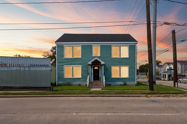 Building Photo - 102 Lockwood Dr