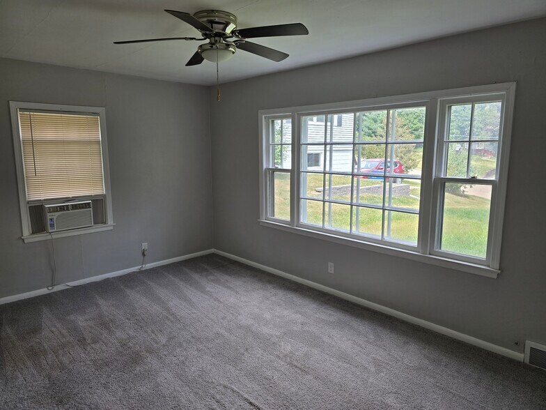 Living Room - 5618 Dagle Dr