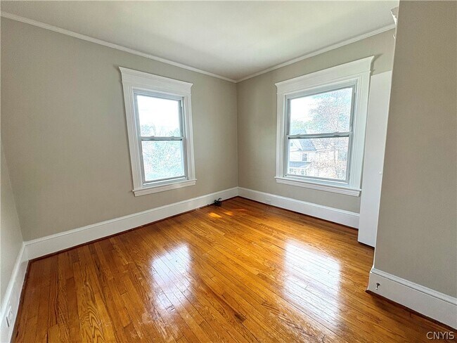 Building Photo - 71 Chedell Pl
