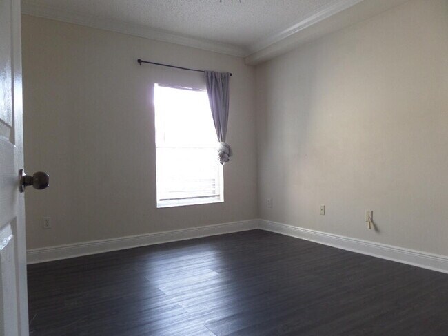 Building Photo - 10276 Fox Trail Rd S