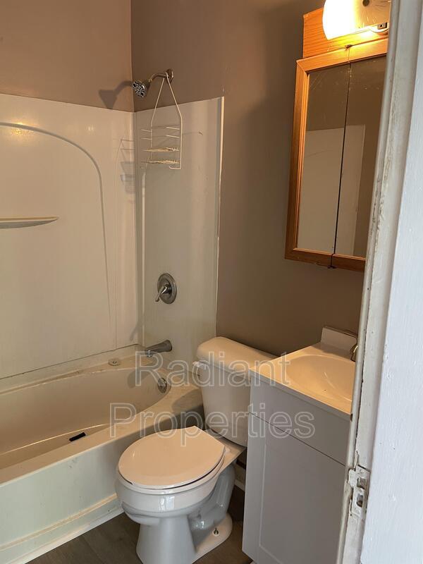 Building Photo - 415 Boone St