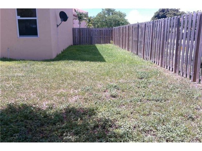 Building Photo - 8963 SW 215th Ln