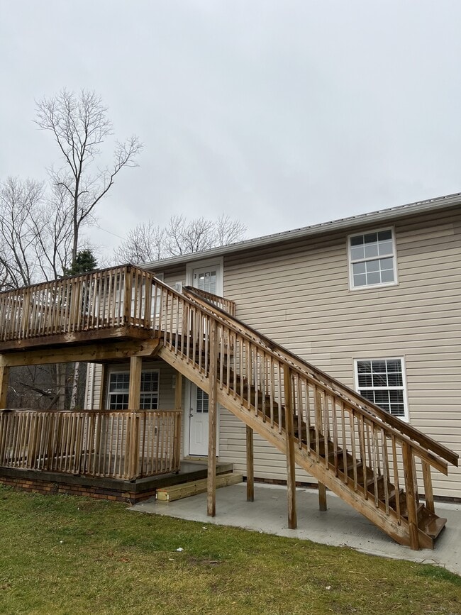 Building Photo - 201 Kathleen Dr
