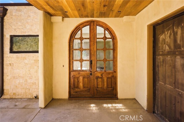 Building Photo - 3858 Alta Mesa Dr