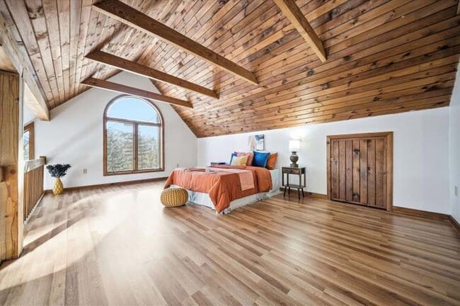 Building Photo - 105 Middle Rd