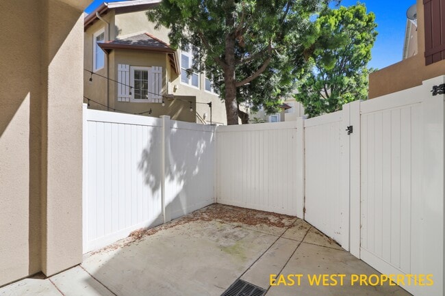 Building Photo - 42 Burlingame