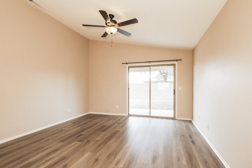 Building Photo - 13833 W Bola Dr