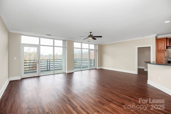 Building Photo - 400 N Church St