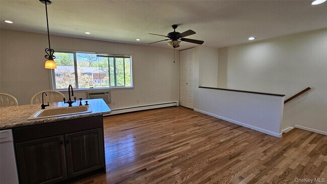 Building Photo - 76 Manor Dr