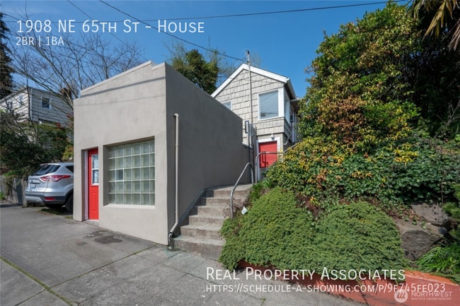 Primary Photo - 1908 NE 65th St