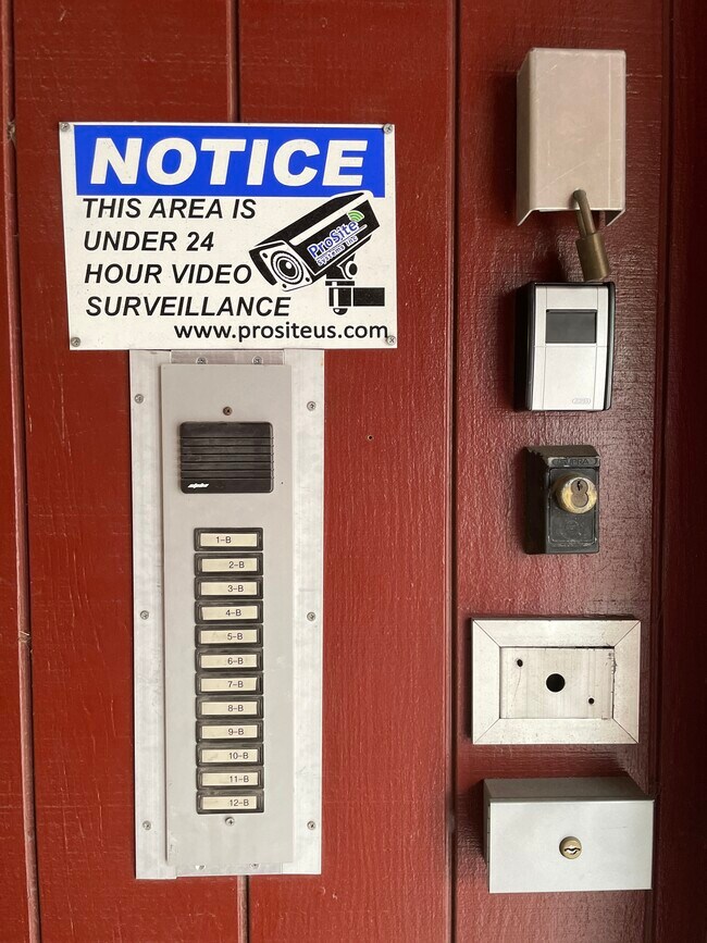 Doorbell/intercom system - 5523 Ellsworth Ave