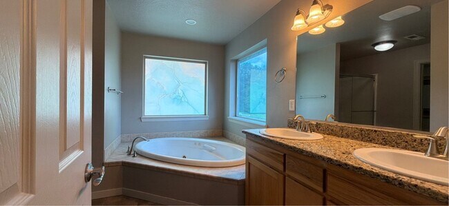 Building Photo - 2175 Mayfly St