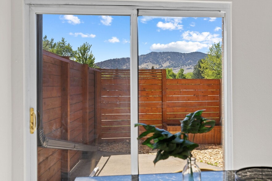 Building Photo - 2666 Sherwood Cir