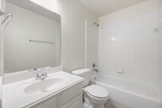 Building Photo - 18110 Jills Way Ln