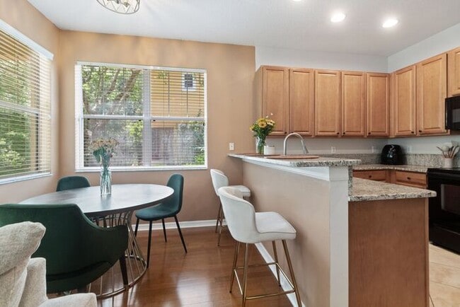 Building Photo - West Meadows 3 Bedroom Townhome Awaits!