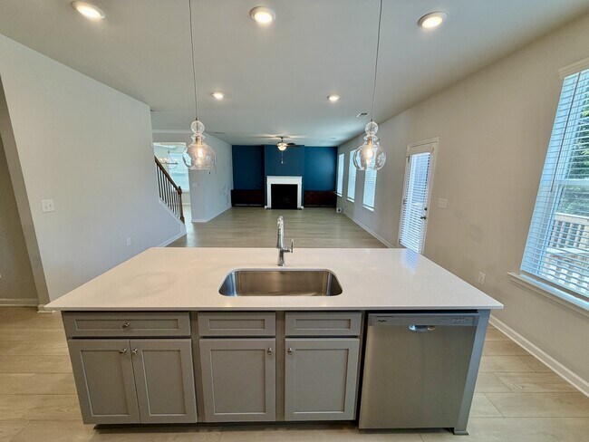 Building Photo - 540 Teversham Dr