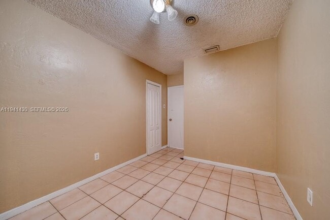 Building Photo - 12220 NE Miami Pl