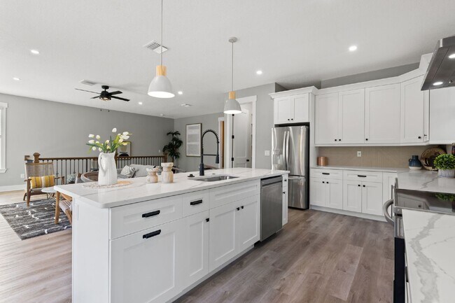 Building Photo - Charming Tampa Rental - Perfectly Located ...