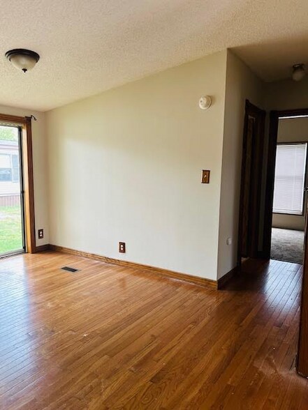 Building Photo - 138 Maynard Cir