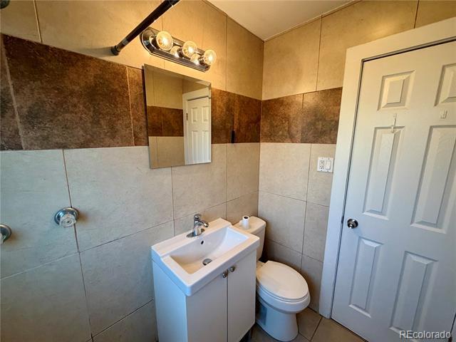 Building Photo - 700 Perry St