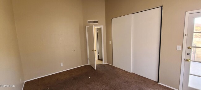 Building Photo - 1551 Common Dr