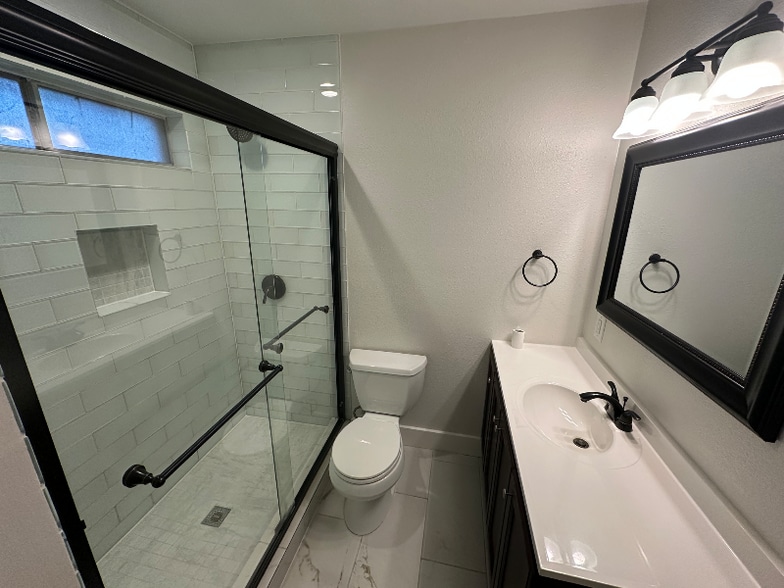 Building Photo - 7934 Grandridge Dr