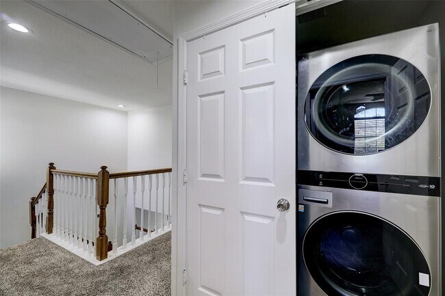 Building Photo - 43 S Avonlea Cir