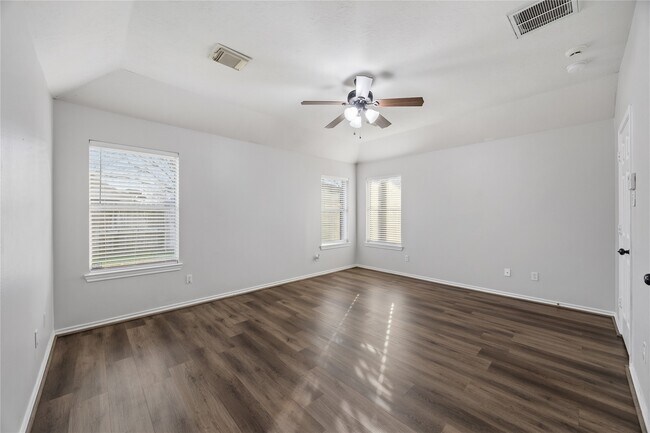 Building Photo - 19718 Gable Woods Dr