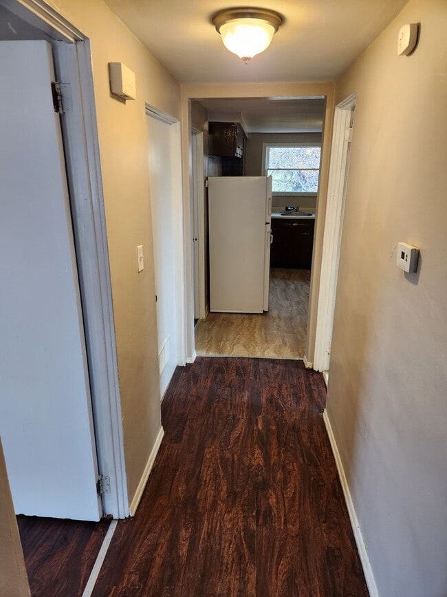 Building Photo - Updated 2 Bedroom Apartment in Millvale!
