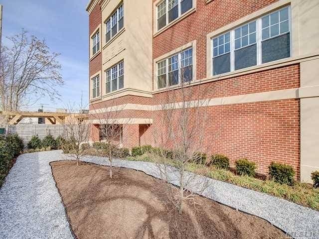 Building Photo - Huntington Professional Suites