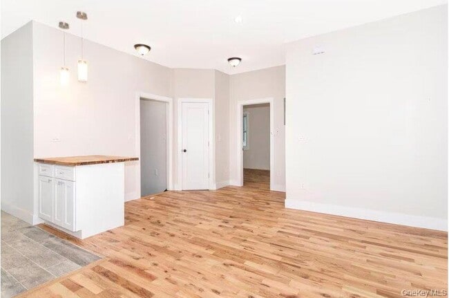 Building Photo - 154 Woodworth Ave