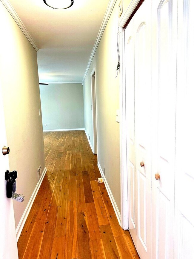 Building Photo - Charming 3BR House in Atlanta