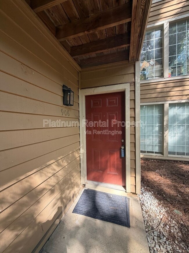 Building Photo - 906 Country Park Dr