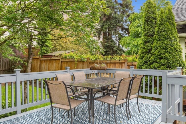 Building Photo - 3Bd/2.5Ba Seattle House