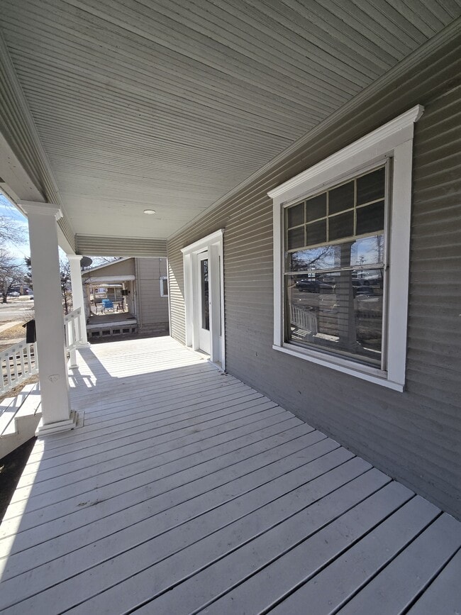 Building Photo - 305 N Pennsylvania Ave