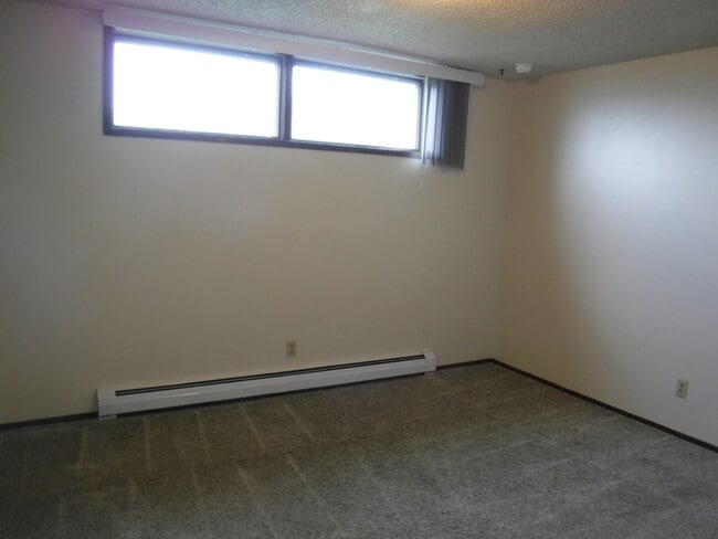 Building Photo - Duplex in the south hills