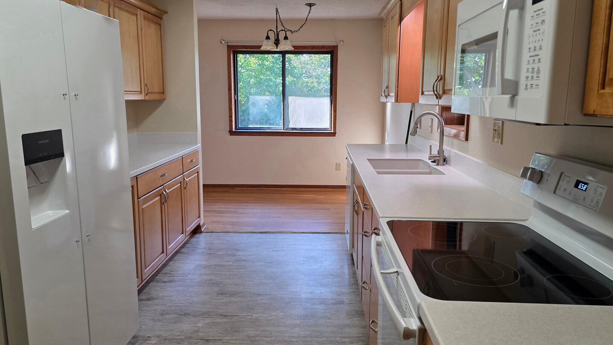 Kitchen - NEW cupboards, counter, appliances! - 620 East St S