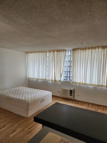 Building Photo - 1560 Kanunu St